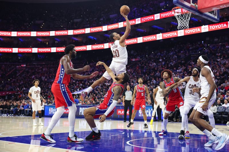 Watch: Young Cavaliers guard scores 39, assists on game-winning dunk